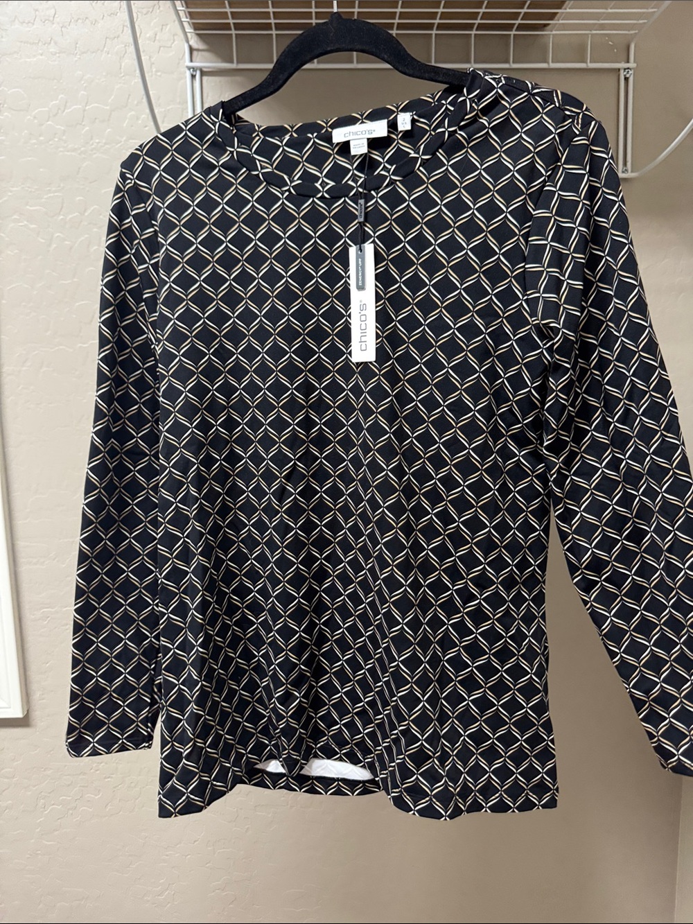 Chico's Black Top with Cream and Tan Geometric Motif Zenergy Softbrush